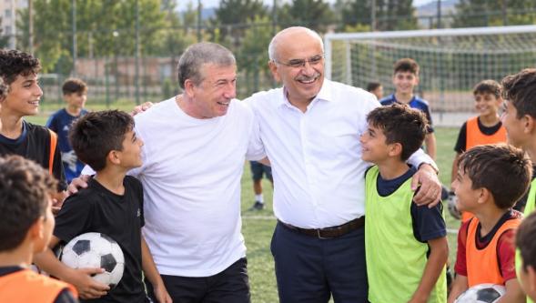 Malatya'da Tanju Çolak Futbol Akademisi Kuruluyor