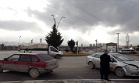 Şehir mezarlığı kavşağında kaza: 2 yaralı