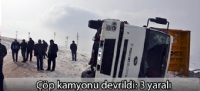 Çöp kamyonu devrildi: 3 yaralı