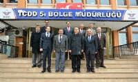Vali Toprak, TCDD'yi ziyaretinde hızlı tren mesajı verdi