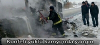 Konfeti yüklü kamyonda yangın