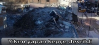 Yıkım yapan kepçe devrildi