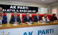 Bakan özlü ak parti  il başkanı kahtalı'yı ziyaret etti.