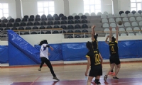 Necatibey Ortaokulu hentbolda derece elde etti