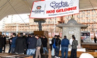 İkram çeşmesinden her gün 750 kişi sıcak çorba içiyor