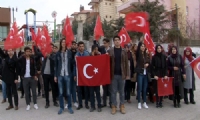 FETÖ'cü askerlere Türk bayraklı protesto
