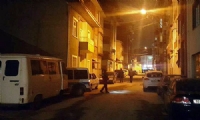 Eşi kocasını  bacağından yaraladı.