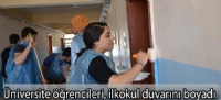 Üniversite öğrencileri, ilkokul duvarını boyadı