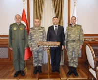 Korgeneral Öngay'dan Vali Toprak'a ziyaret