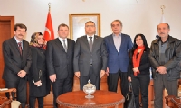VALİ TOPRAK;Ekmeği ekmekçiye ver, bir ekmek de üste ver