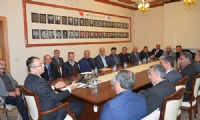 Vali Toprak, muhtarların sorunlarını dinledi