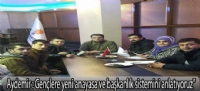 “Gençlere yeni anayasa ve başkanlık sistemini anlatıyoruz”