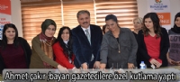 Ahmet çakır  bayan gazetecilere özel kutlama