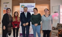 Ahmet çakır  bayan gazetecilere özel kutlama