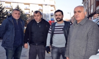 Araçlar kaldırımı yayalar yolu kullanıyor