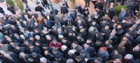 Cuma namazından çıkıp döviz bozdurdular