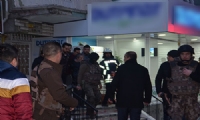 Şizofreni hastası adam ailesini silahla rehin aldı