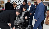 Büyükşehir'den 80 tekerlekli sandalye dağıtımı