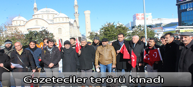 Gazeteciler terörü kınadı.