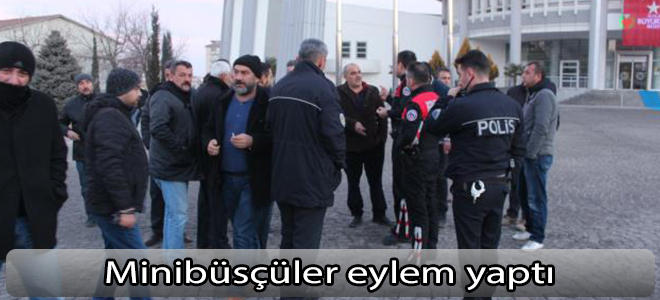 Minibüsçüler eylem yaptı