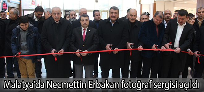 Malatya'da Necmettin Erbakan fotoğraf sergisi açıldı