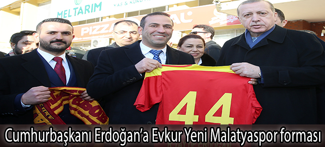 Cumhurbaşkanı Erdoğan’a Evkur Yeni Malatyaspor forması