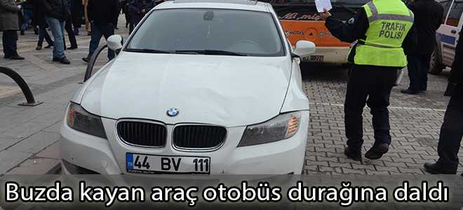 Buzda kayan araç otobüs durağına daldı