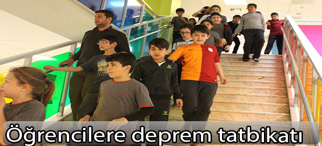 Öğrencilere deprem tatbikatı