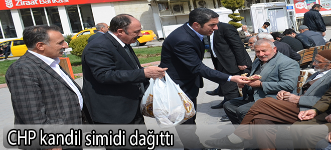 CHP kandil simidi dağıttı