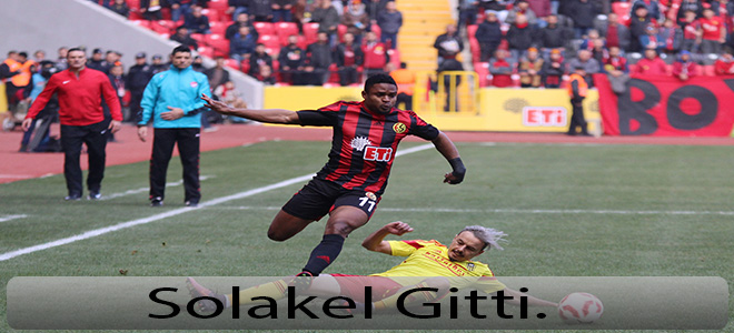 Ahmet Burak Solakel, Adana Demirspor ile anlaştı