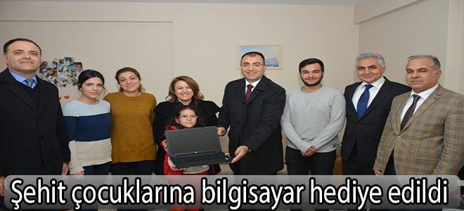 Şehit çocuklarına bilgisayar hediye edildi