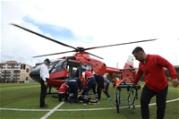 Tansiyon Hastası Yaşlı Hasta Hava Ambulansı İle Hastaneye Getirildi