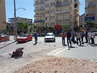 Otomobil İle Çarpışan Motosikletin Sürücüsü Yaralandı