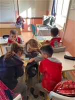 Vali Hulusi Şahin'in Eşi Malatya Gönül Elçileri Temsilcisi Ebru Şahin Köy Okullarını Ziyaret Etti.