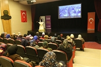 Malatya Kent Konseyi Kadın Meclisi Üyeleri “Soğuk Fay” Belgeseli'nde Duygulu Anlar Yaşadı