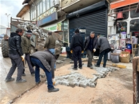 Tahribata Uğrayan Ana Yollarda Onarım Çalışması Devam Ediyor