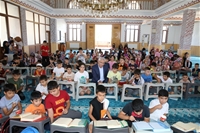 Kur'an Kursu Öğrencilerine Dondurmalar Başkan Güder'den
